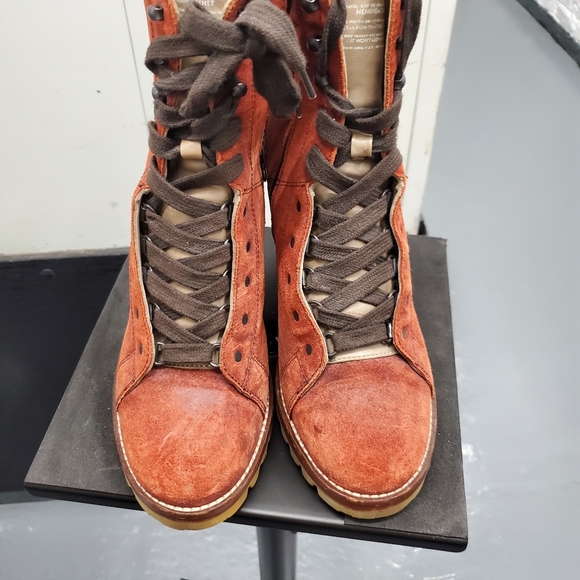 Woman boots - Picture 3 of 10